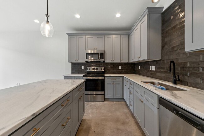 Foto del edificio - 409 Highland Park Ln