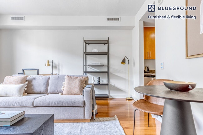 Foto del edificio - 425 Massachusetts Ave NW