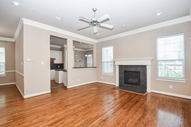 Foto del edificio - 3202 Holly Meadow Dr