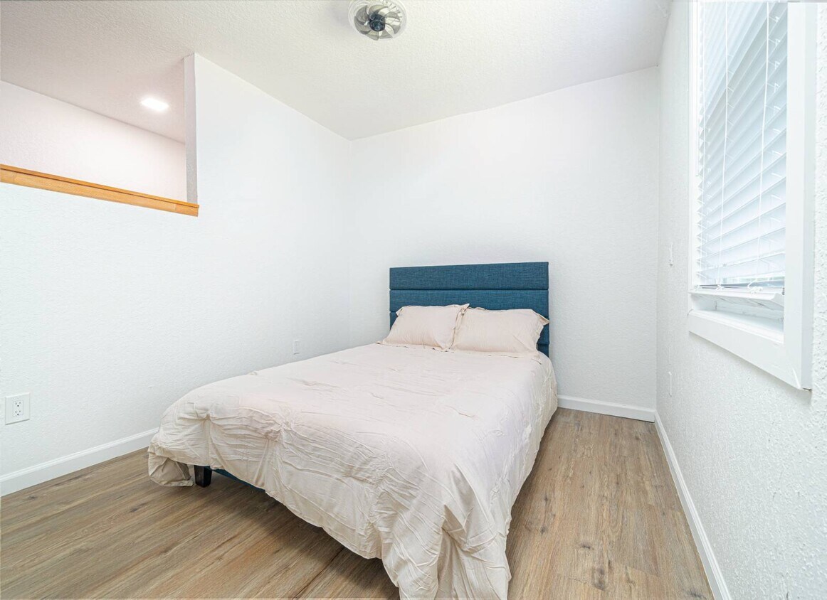 Foto principal - 4101 Canoe Creek Rd