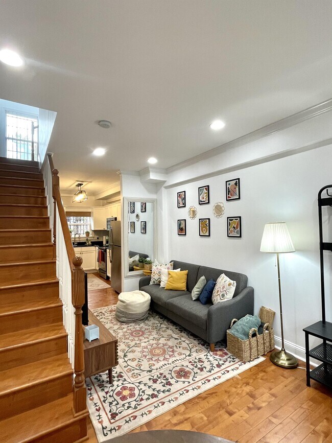 Foto del edificio - 1656 Kramer St NE