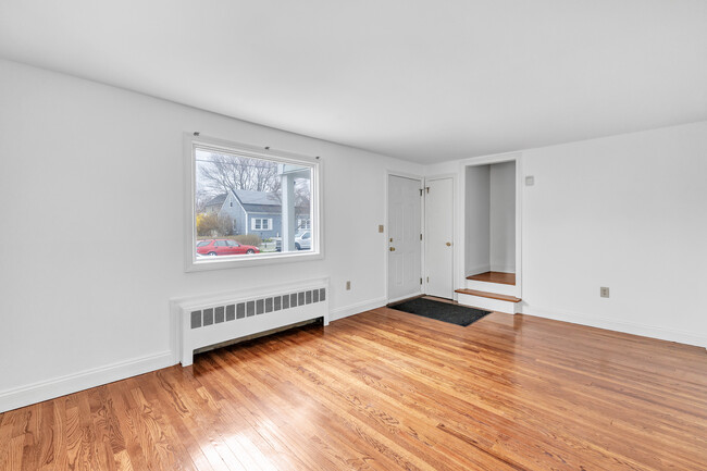 Living room front facing - 24 Earle St