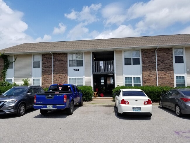 Building Photo - 263 White Oak Rd