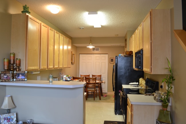 Building Photo - 5070 Holly Ln N