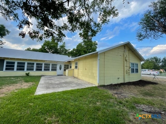 Building Photo - 306 S Park W
