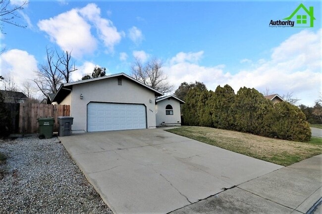 Building Photo - 866 Spaniel Dr