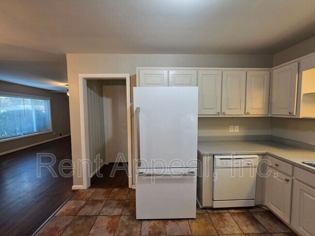 Foto del edificio - 652 Forest Ridge Dr SE