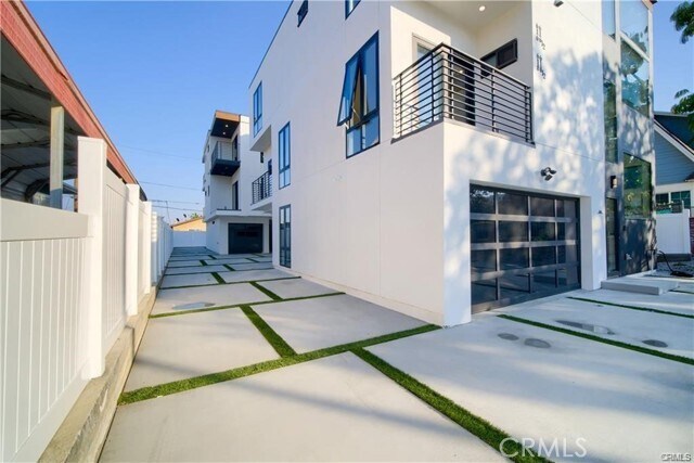 Foto del edificio - 618 Mariposa Ave