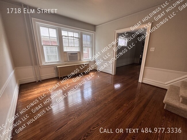 Foto del edificio - 1718 Elm St