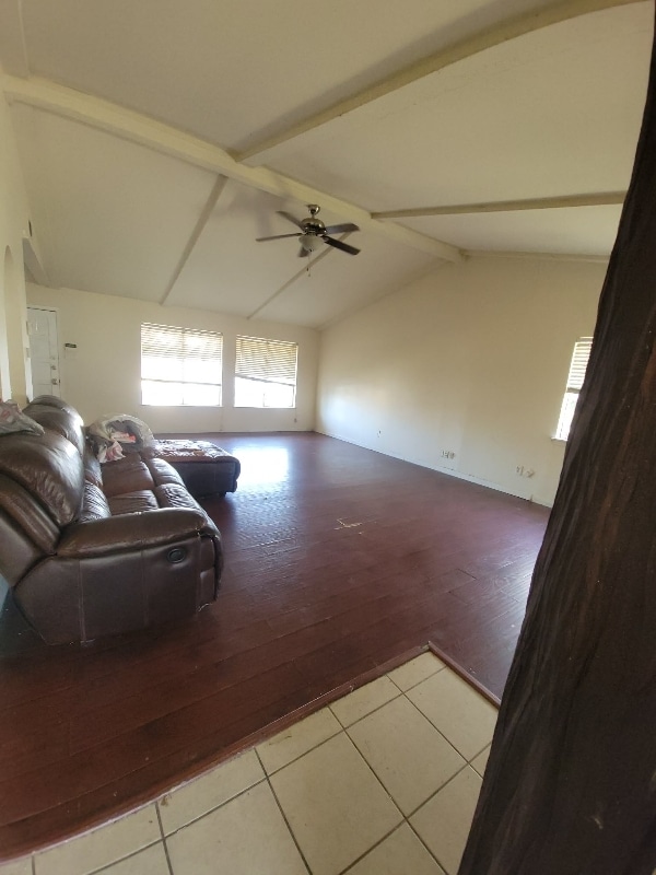 Building Photo - 2118 Cedarcrest Dr