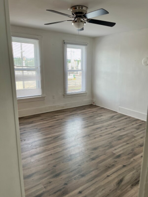 Foto del edificio - 713 Freeport Rd