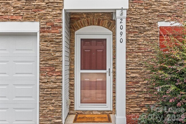 Foto del edificio - 2090 Shady Pond Dr