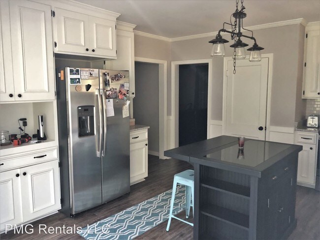 Building Photo - 4 br, 4 bath Room For Rent - 308 Park Avenue