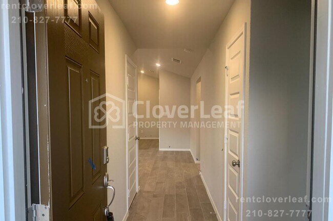 Building Photo - 2172 Darst Dr