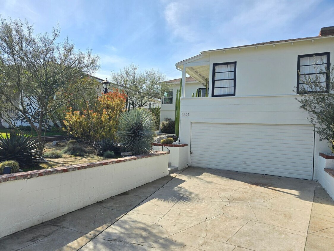 Primary Photo - Charming 3-Bedroom Home for Rent Near Cal ...