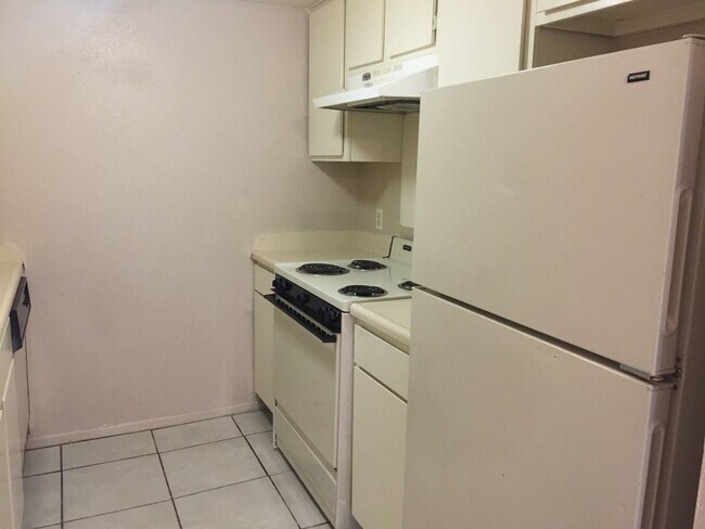 Foto del edificio - 1620 N Wilmot Rd