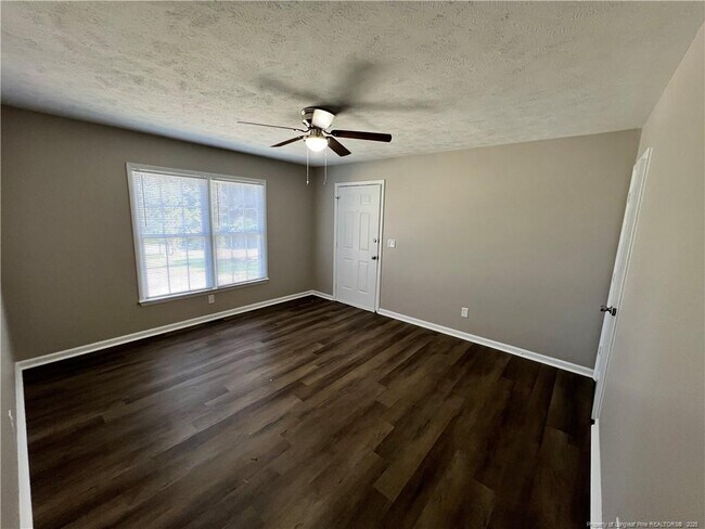 Foto del edificio - 916 Emory Ct