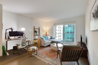 Building Photo - 18 10th St