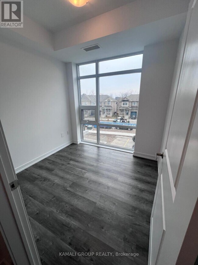Photo du bâtiment - 470-470 Dundas St E