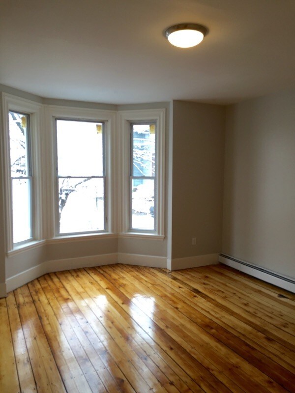 Master Bedroom - 122 Vinton St