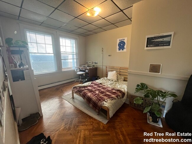 Building Photo - 17-19 Putnam Ave. Unit 17A