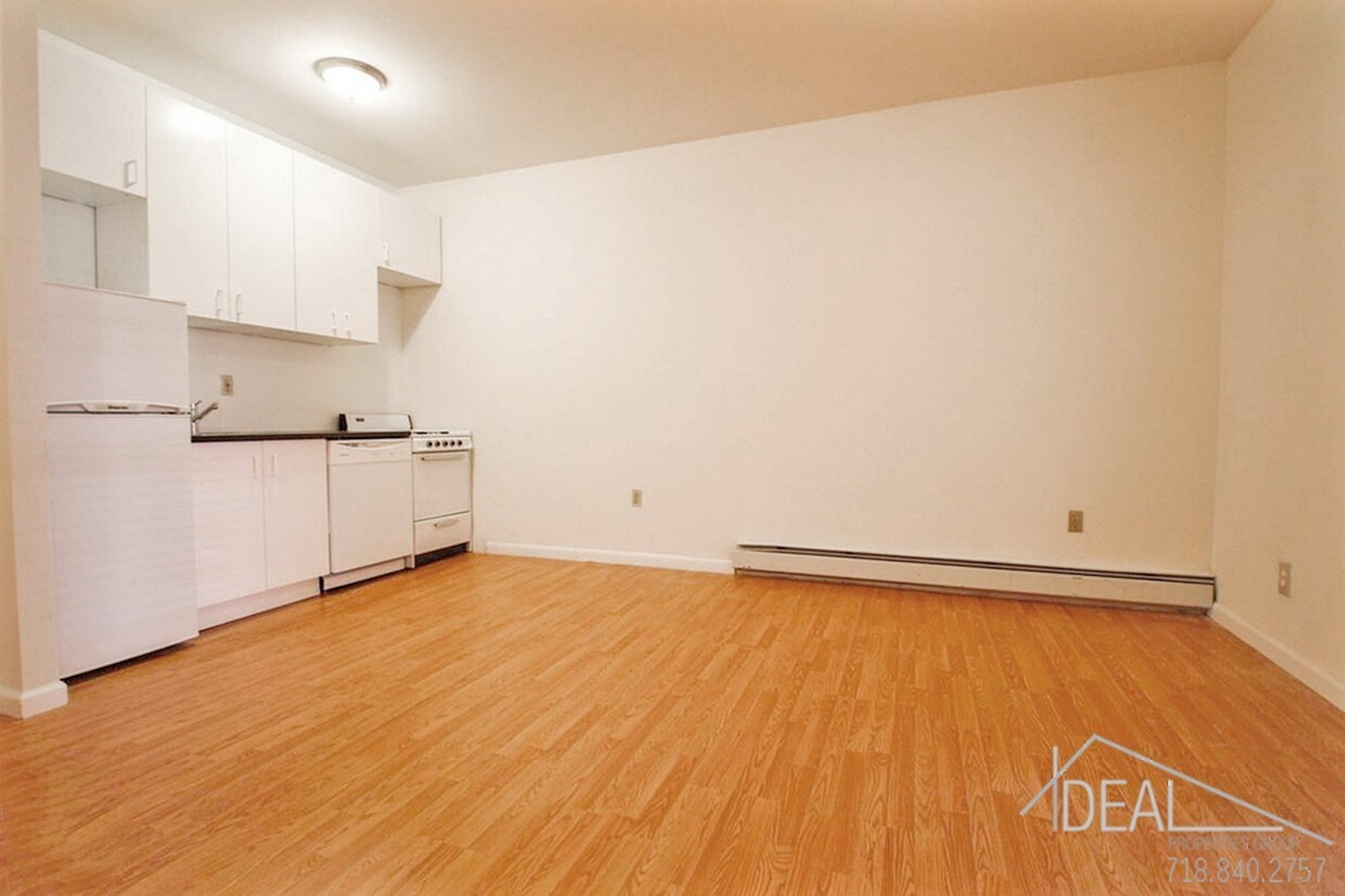 Foto del edificio - 1267 Broadway