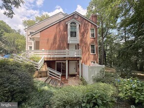 Building Photo - 11100 Beaver Trail Ct