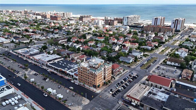 Building Photo - 310 Riverside Blvd