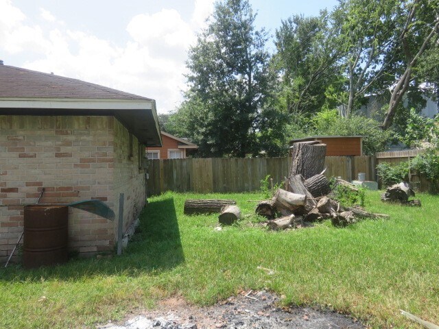Building Photo - 8811 Burford Ln
