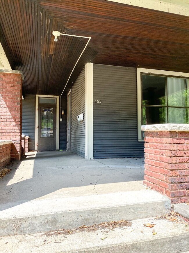 Foto del edificio - 4 Bedroom 2 Bath on Campus