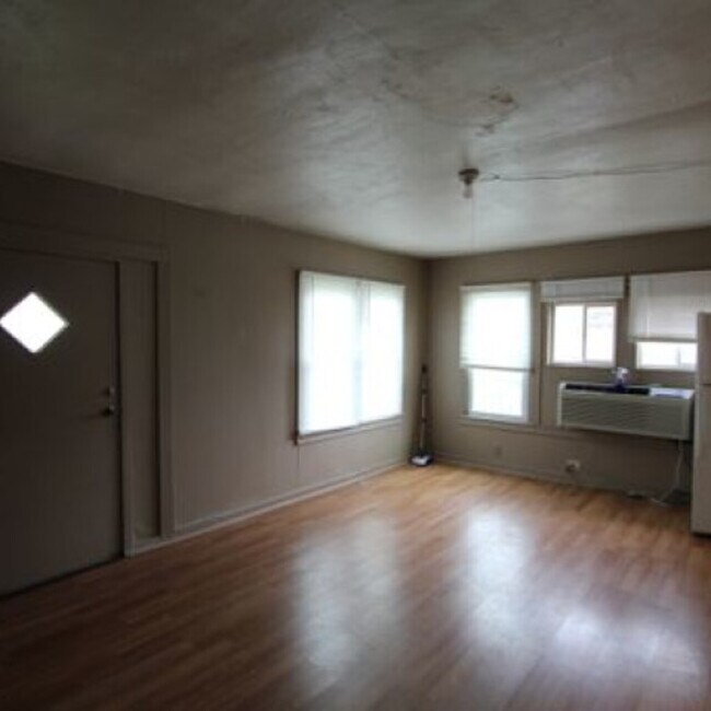 Foto del edificio - 415 Chatauqua Ln.
