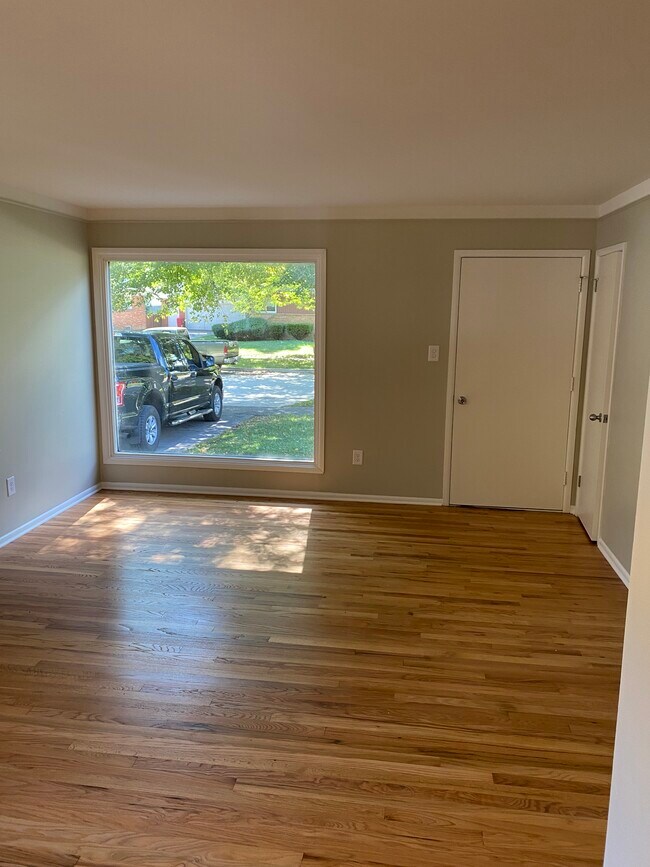 Foto del edificio - 422 Theodore Dr