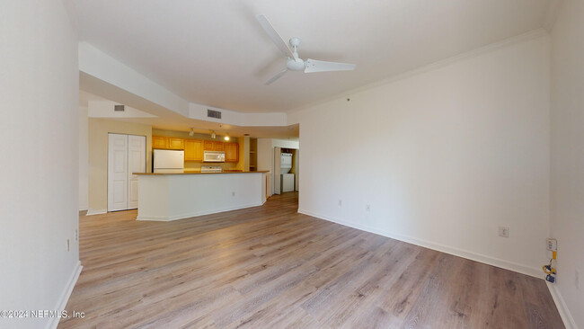 Building Photo - 415 S Villa San Marco Dr