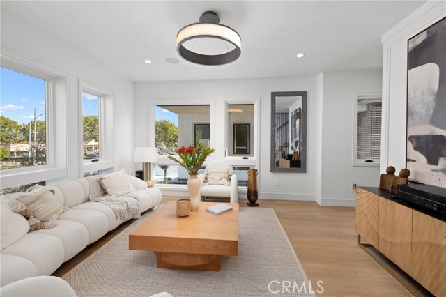 Foto del edificio - 903 W Duarte Rd