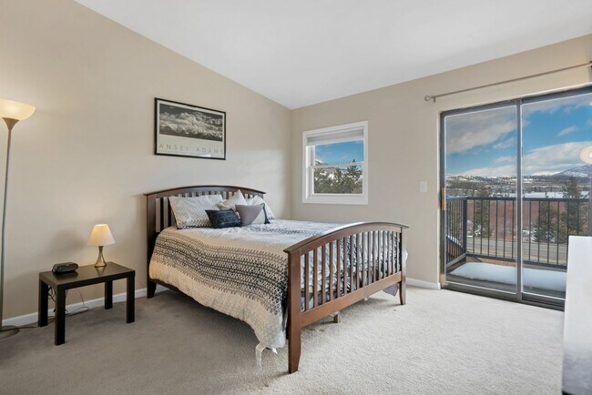 Building Photo - 410 D Bayview Dr