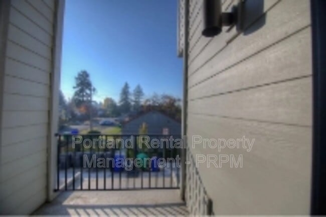 Foto del edificio - 619-619 NE 92nd Ave