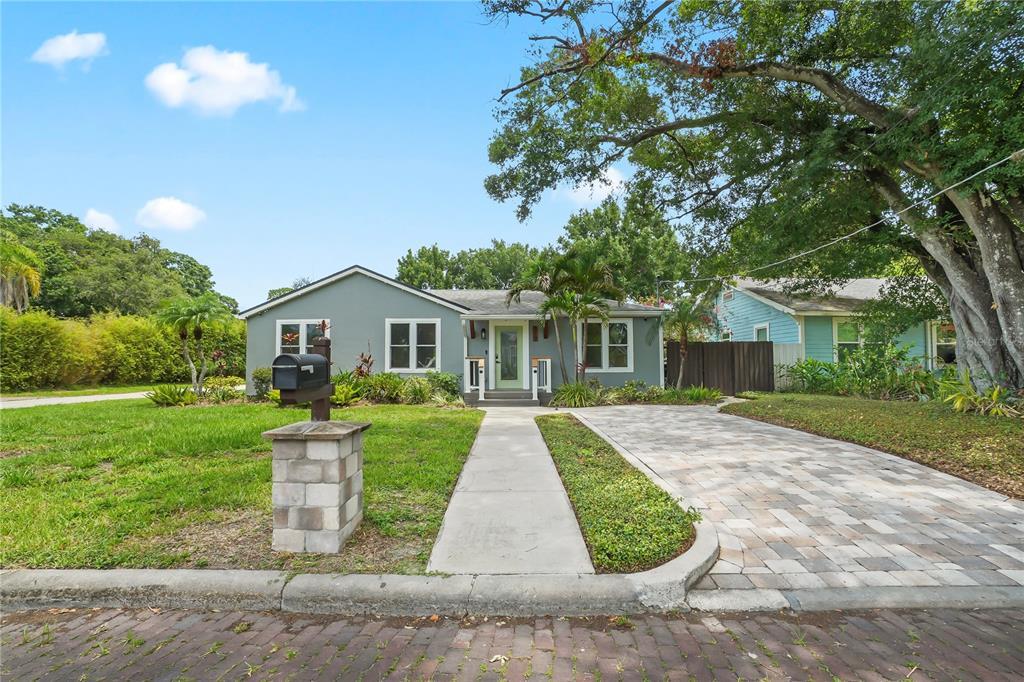 Foto principal - 719 W Woodlawn Ave