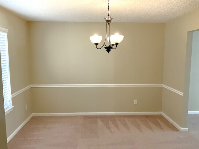 Building Photo - 7135 Mahogany Dr