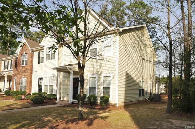 Building Photo - 26 Sharpstone Ln