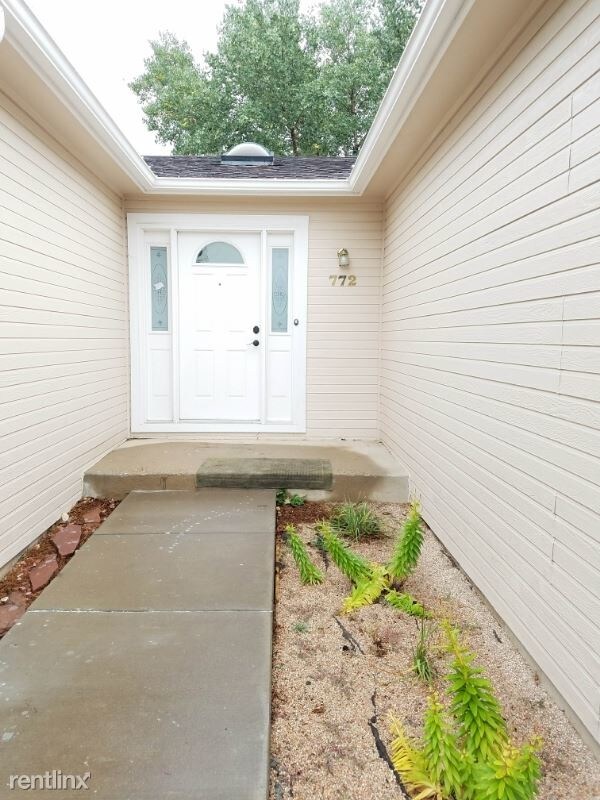 Building Photo - 5 br, 3 bath House - 772 S Rockrimmon Blvd.