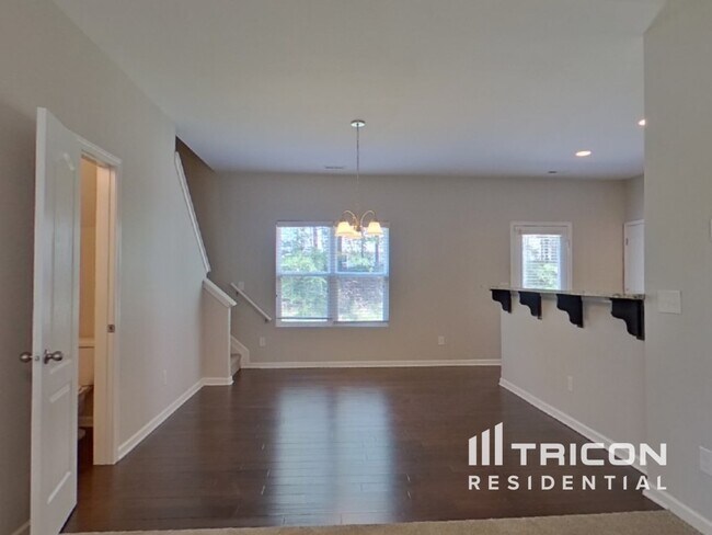 Building Photo - 2625 Meadow Crossing Dr