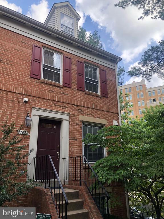 Foto del edificio - 742 N Vermont St