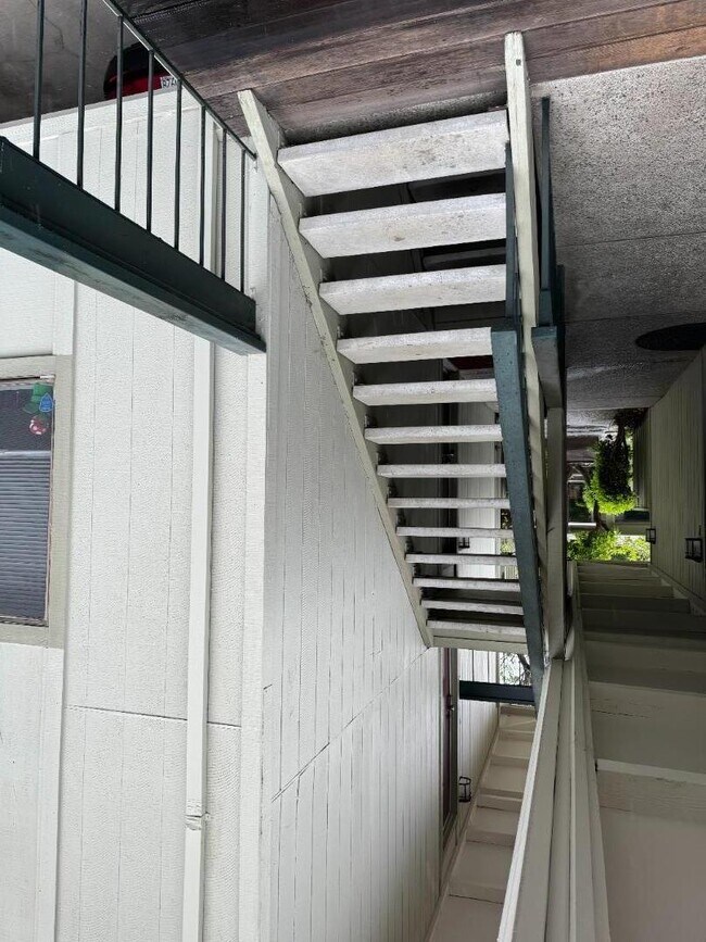 Foto del edificio - 1070 Mercedes Ave