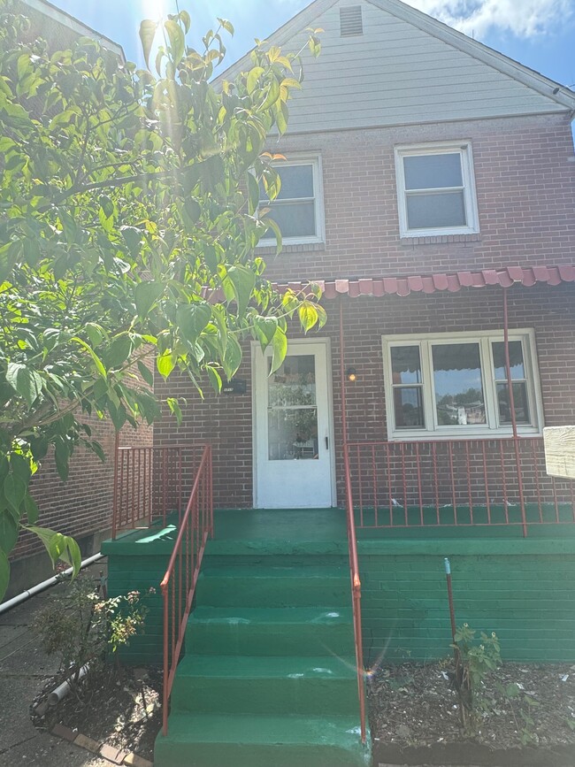 Building Photo - 1715 4th Ave