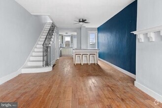 Building Photo - 1723 S Taylor St