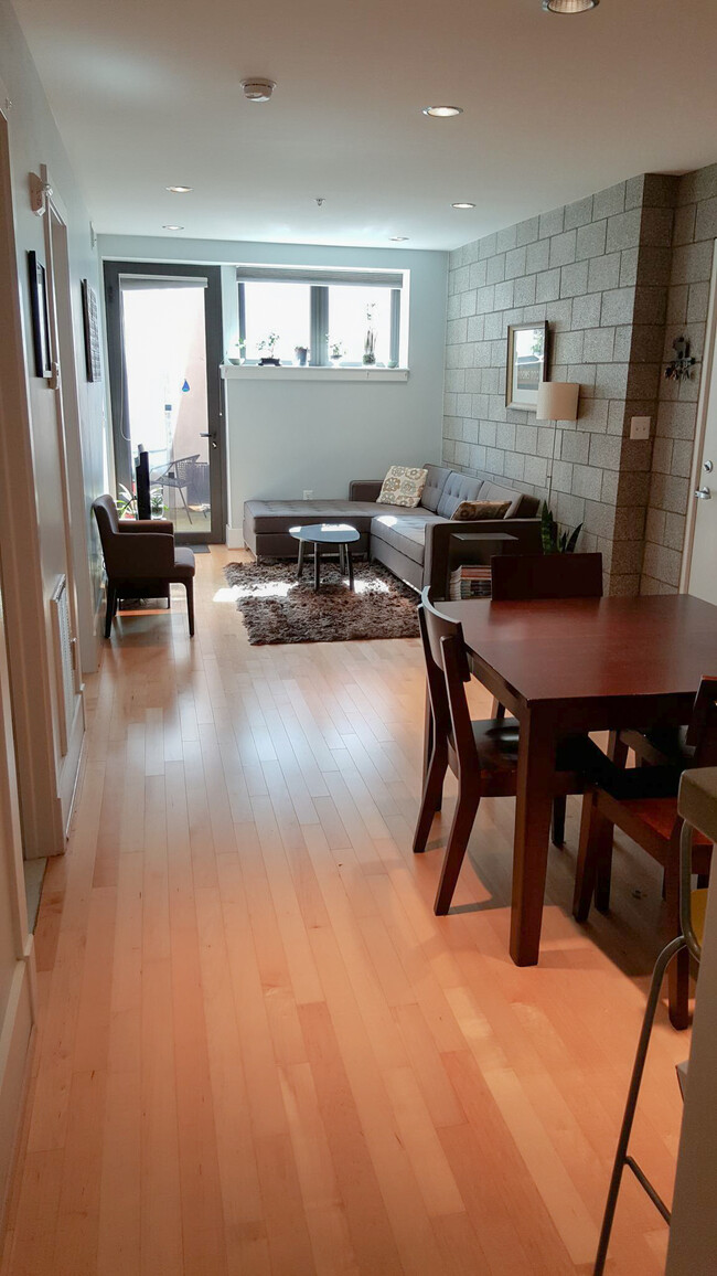 Foto del edificio - 2117 10th St NW