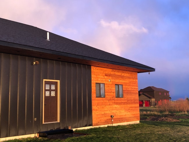 Building Photo - 993 Dry Creek Trail