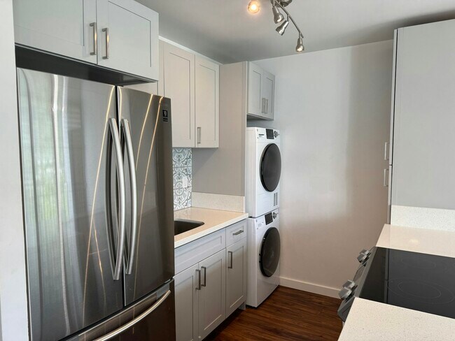 Foto del edificio - 45-535-535 Luluku Rd