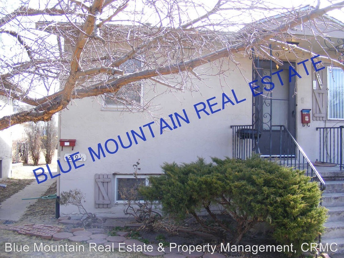 Foto principal - 219-219 1/2 N Foote Ave