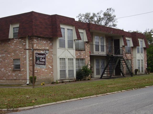 Primary Photo - Roosevelt Oaks Apartments